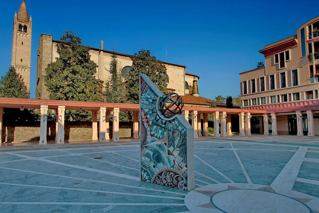 Abano Terme - Duomo di San Lorenzo con meridiana