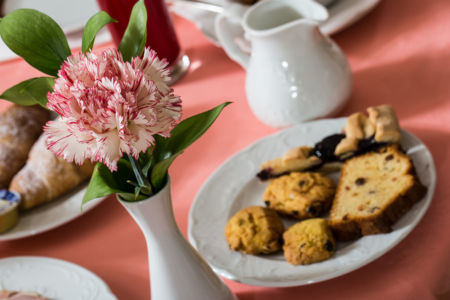 Colazione con dolci fatti in casa