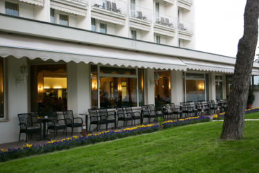 Il Giardino coi divanetti